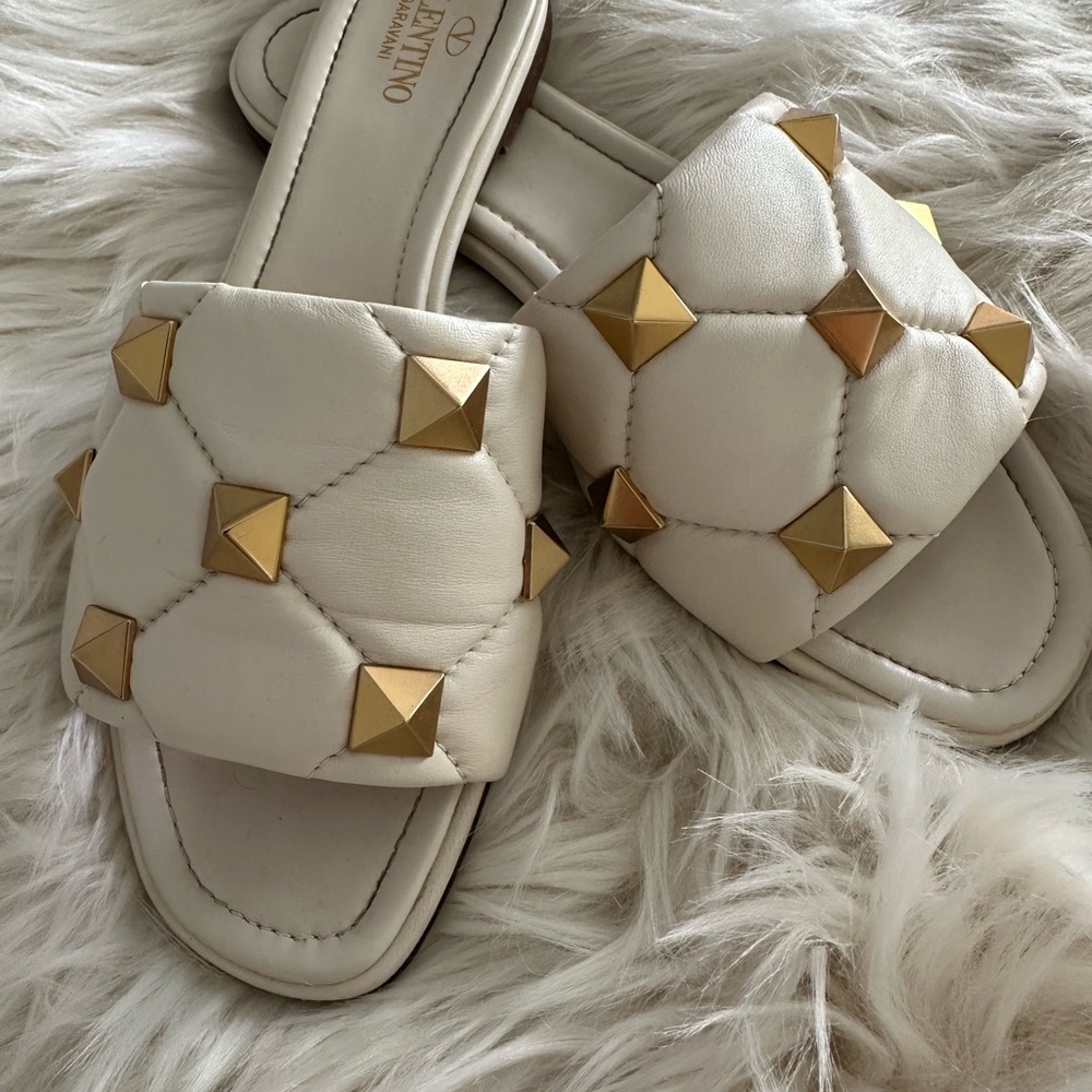 Valentino Women's Sandals in Cream with Gold Studs - Picture 2 of 3